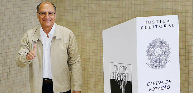 O candidato  reeleio a governador de So Paulo, Geraldo Alckmin (PSDB) vota na zona sul de SP.