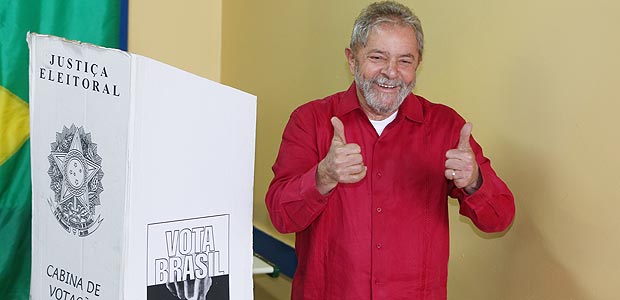 O ex-presidente da República, Luiz Inácio Lula da Silva (PT) vota em Sao Bernardo do Campo