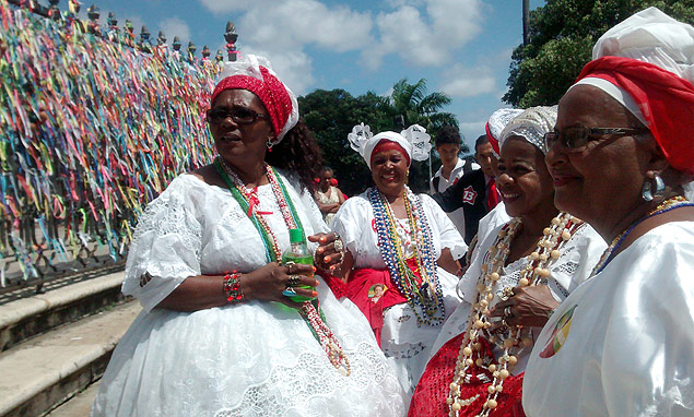 Baianas que receberam diria de R$ 80 para participar de evento com a presidente na Bahia