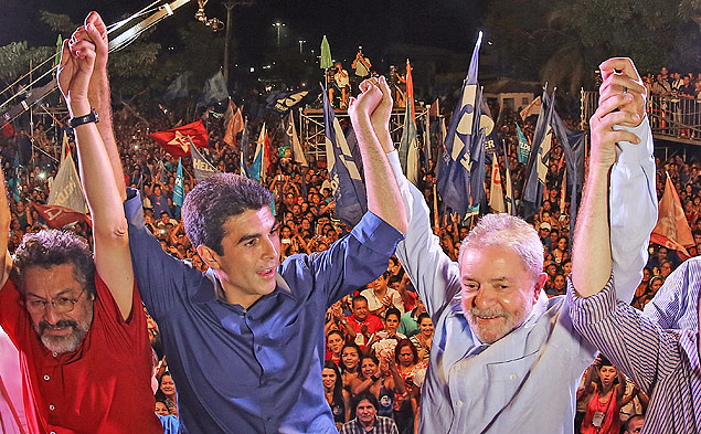 Lula e Helder em ato de campanha em Ananindeua, no Par