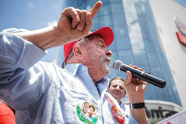 O ex-presidente Luiz Incio Lula da Silva durante ato de campanha em So Gonado (RJ)