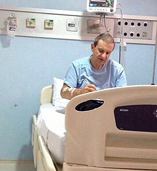 O doleiro Alberto Youssef durante internao em hospital de Curitiba (PR)