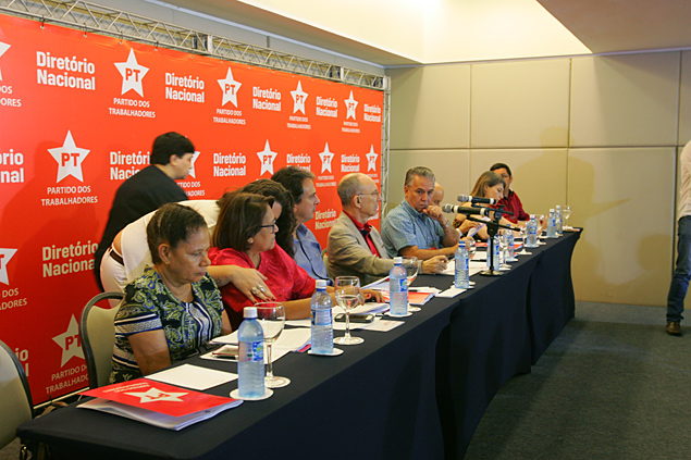 Cpula nacional do PT reunida durante reunio do diretrio nacional do partido, em Fortaleza