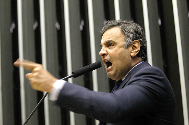 O senador Aécio Neves (PSDB-MG) faz discurso no Congresso Nacional