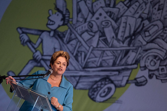 Dilma em evento com catadores de materiais recicláveis e moradores de rua, em São Paulo