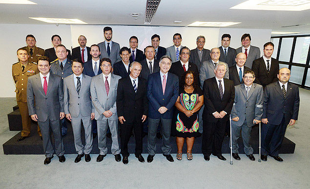 O governador de Minas Gerais, Fernando Pimentel (PT), fez a primeira reunio de secretariado na manh desta sexta