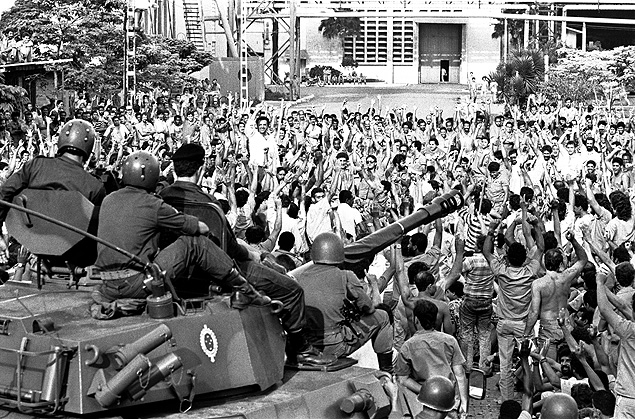 Militares na interveno para combater a greve da CSN em 1988, em Volta Redonda (RJ) 