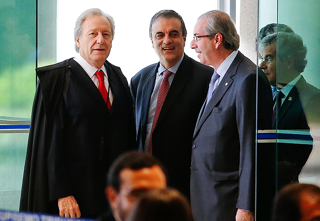 O presidente do STF, Ricardo Lewandoswki, acompanhado do deputado Eduardo Cunha e do ministro Jos Eduardo Cardozo (Justia)