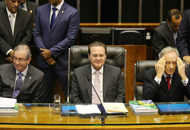 Cunha, Renan e o presidente do STF, Ricardo Lewandowski, na reabertura dos trabalhos no Congresso
