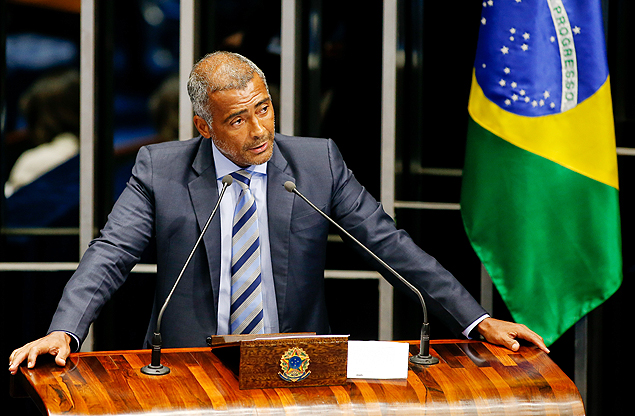 BRASILIA, DF, BRASIL, 11-02-2015, 15h00: O senador Romrio (PSB-RJ) faz seu primeiro discurso na tribuna do Senado Federal. (Foto: Pedro Ladeira/Folhapress, PODER)