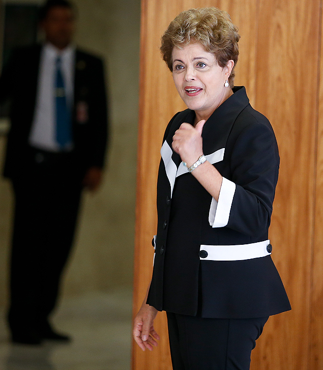 A presidente Dilma Rousseff aps cerimnia de entrega de credenciais a embaixadores, no Planalto