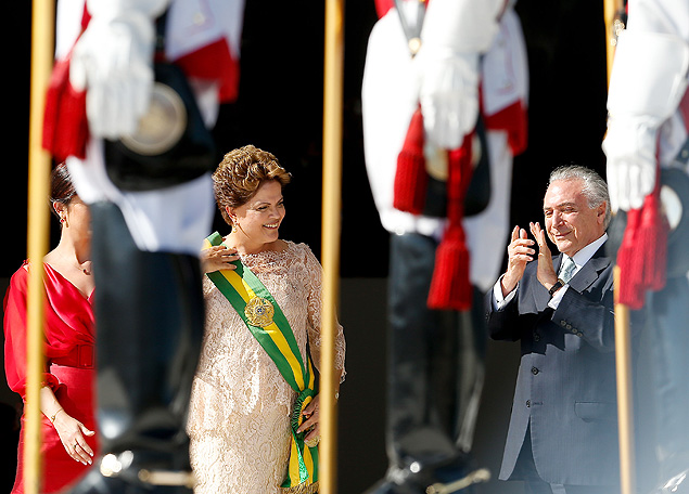 A presidente Dilma Rousseff, ao lado do vice presidente Michel Temer, durante cerimônia de posse para seu segundo mandato, no Palácio do Planalto