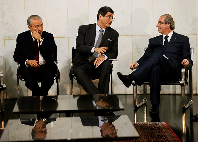 Michel Temer ( esq.), ministro Joaquim Levy (Fazenda) e o presidente da Cmara, Eduardo Cunha
