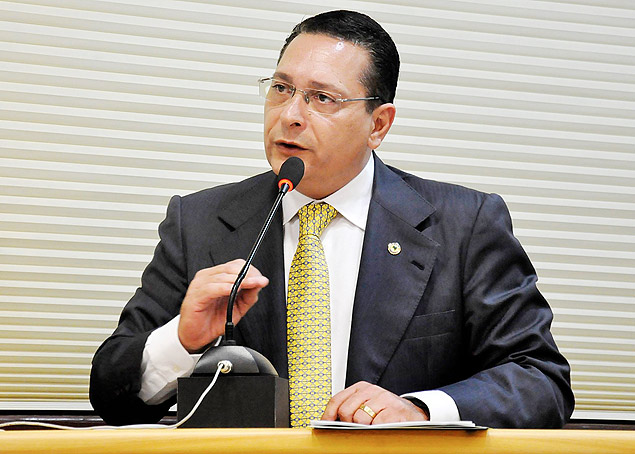 O deputado Ezequiel Ferreira (PMDB), presidente da Assembleia Legislativa do Rio Grande do Norte, suspeito de ter recebido R$ 300 mil para aprovar um projeto