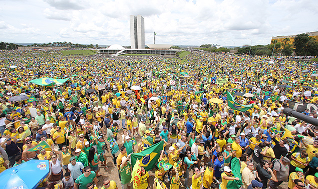 Manifestação contra a presidente Dilma Rousseff na Esplanada dos Ministérios, em Brasília
