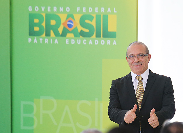 O ministro Eliseu Padilha (Aviação Civil) na posse de Renato Janine Ribeiro na Educação