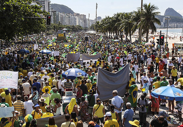 No ltimo domingo (12), manifestantes no Rio de Janeiro pediram impeachment da presidente Dilma 