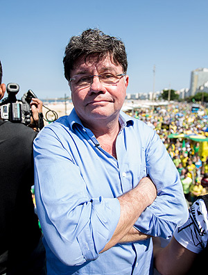 'Coxinha' assumido, o humorista Marcelo Madureira acha que o PT promove no país a parasitagem do Estado em todas as classes