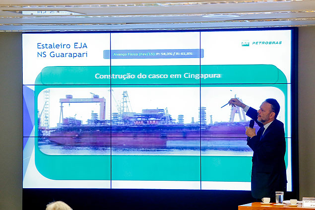 O presidente do BNDES, Luciano Coutinho, fala  CPI da Petrobras na Cmara
