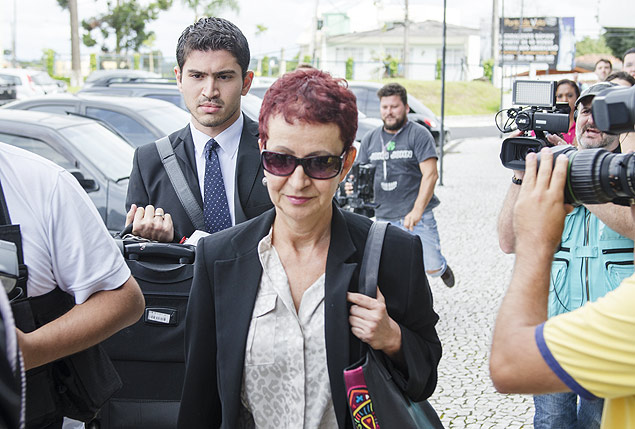 Marice Corrêa de Lima, cunhada do ex-tesoureiro do PT, chega à sede da Polícia Federal em Curitiba