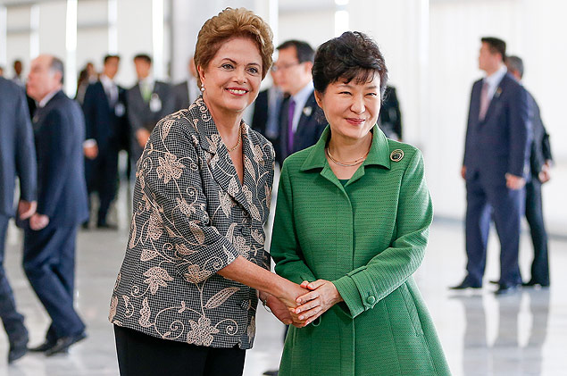 BRASILIA, DF, BRASIL, 24-04-2015, 12h00: Presidente Dilma Rousseff recebe a presidente da Coria do Sul Park Geun-hye em visita de estado no Palcio do Planalto. (Foto: Pedro Ladeira/Folhapress, PODER)