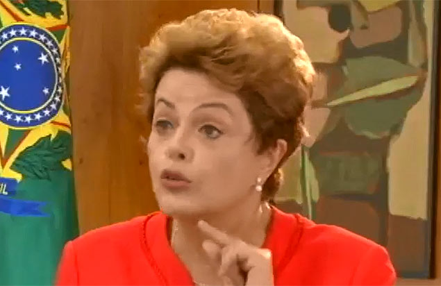 A ex-presidente Dilma Rousseff concede entrevista a um canal de TV francs antes de ser deposta