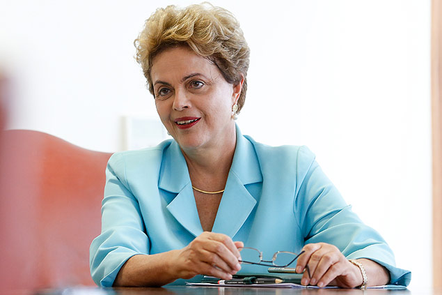 Presidente Dilma Rousseff durante entrevista para a Folha, no Palcio do Planalto