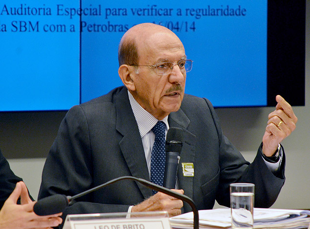 O ex-ministro da CGU Jorge Hage durante depoimento  CPI da Petrobras nesta tera (7) 