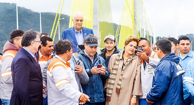 A presidente Dilma Rousseff durante inauguração da ponte Anita Garibaldi, em Laguna, em Santa Catarina