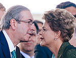 Presidente Dilma Rousseff, na foto cumprimentando o presidente da Câmara, Eduardo Cunha (PMDB-RJ) – Pedro Ladeira/Folhapress