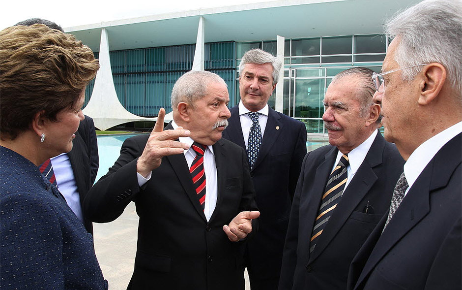 Dilma com os ex-presidentes Lula, Fernando Collor, Jos Sarney e FHC no Palcio do Planalto, na instalao da Comisso da Verdade