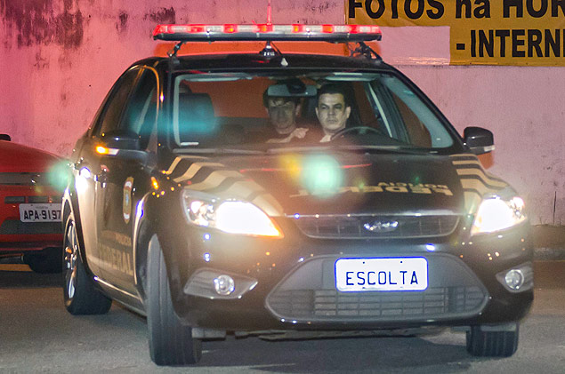 Celso Araripe ao chegar  sede da Polcia Federal em Curitiba aps ser preso, em agosto