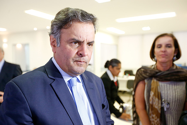 Aécio Neves em entrevista coletiva após reunião do PSDB