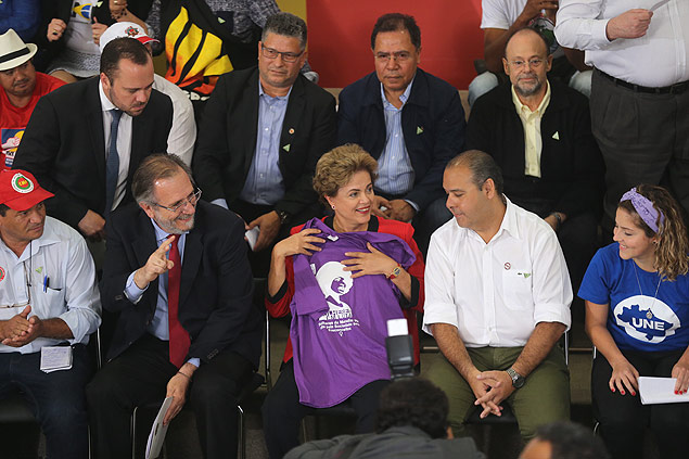 Dilma Rousseff participa de evento com representantes de movimentos sociais 
