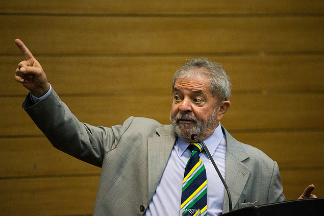 SO PAULO, SP, BRASIL, 26-06-2014: O ex-presidente da Repblica Luiz Incio Lula da Silva, durante evento da Cmara de Comrcio Franca-Brasil (CCFB-SP) e a Eurocamaras, emSo Paulo (SP). Lula apresentou os desafios que envolvem o desenvolvimento do Brasil e o papel a ser desempenhado pelo setor privado. (Foto: Danilo Verpa/Folhapress, PODER)