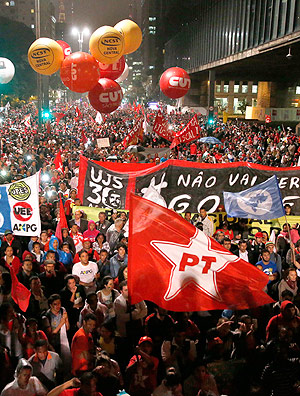 * Datafolha: protesto Pró-Dilma em SP reúne 37 mil.
