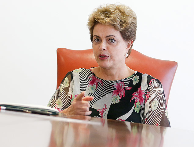 A presidente Dilma Rouseff durante entrevista a jornais brasileiros, nesta segunda