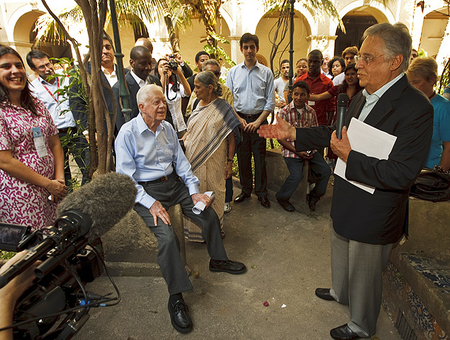Fernando Henrique Cardoso participa de evento com o ex-presidente americano Jimmy Carter (de azul) em 2011