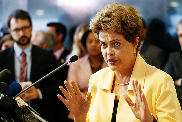 BRASILIA, DF, BRASIL, 02-09-2015, 11h00: Presidente Dilma Rousseff concede entrevista à imprensa após evento de recepção à delegação brasileira da WorldSkills 2015, no Palácio do Planalto. (Foto: Pedro Ladeira/Folhapress, PODER)