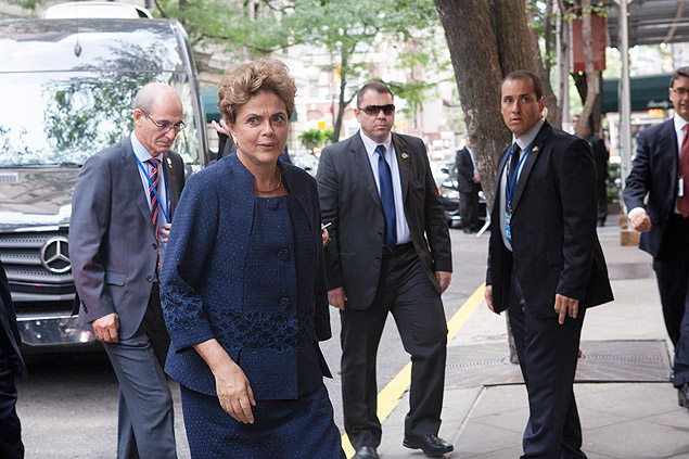 Nova York, Ny, 27.09.2015: A Presidente Dilma Rouseff retorna a seu hotel em Nova York após manhã de discursos na ONU (Camila Svenson/Folhapress)