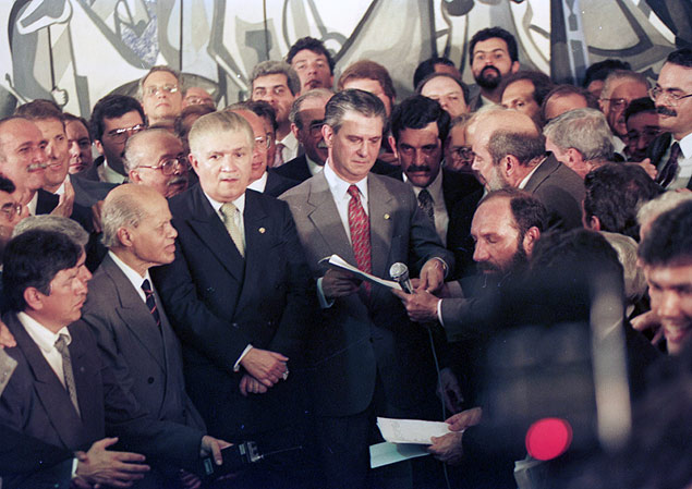 Cerimônia de entrega do pedido de impeachment de Fernando Collor na Câmara dos Deputados, em 1992