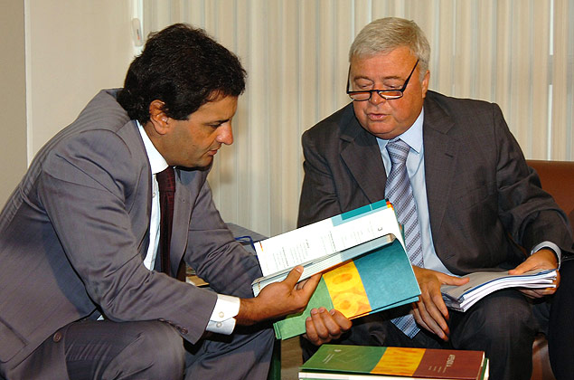 Aécio Neves com Ricardo Teixeira, então presidente da CBF, que viajou em aviões de Minas