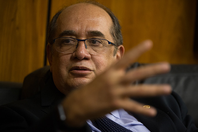 BRASILIA, DF, BRASIL, 04-11-2015, 19h00: O ministro do STF, Gilmar Mendes, durante entrevista exclusiva em seu gabinete. (Foto: Ed Ferreira/Folhapress, PODER) ***ESPECIAL*** ***EXCLUSIVO***