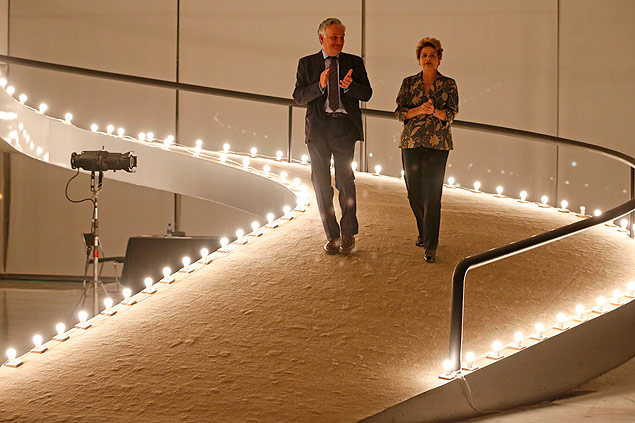 Dilma Rousseff e o ministro da Cultura, Juca Ferreira, no Palcio do Planalto, em Braslia