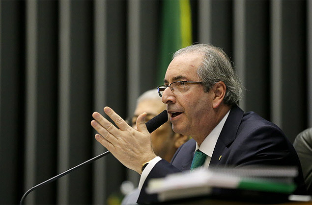 BRASLIA, DF, BRASIL, 12.11.2015. O presidente da Cmara dos Deputados, Eduardo Cunha, comanda sesso de votao da Casa Legislativa.(FOTO Alan Marques/ Folhapress) PODER