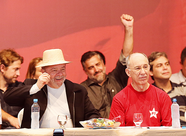 O ex-presidente Lula, ao lado o presidente do PT, Rui Falco, participa do 3 Congresso Nacional da Juventude do PT, em Braslia (DF)