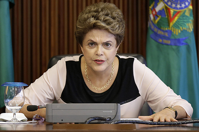 Brazil's President Dilma Rousseff reacts during a meeting with jurists defending her against impeachment at the Planalto Palace in Brasilia, Brazil December 7, 2015. REUTERS/Ueslei Marcelino ORG XMIT: BSB01