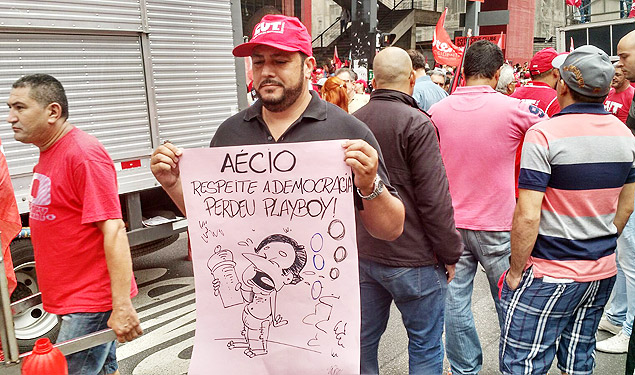 Leg: Manifestantes da CUT em ato pr-DilmaCrdito: Paula Reverbel/Folhapress