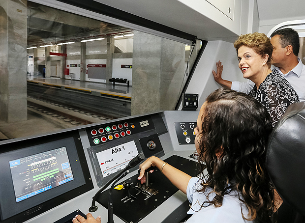 A presidente Dilma Rousseff durante inaugurao de estao do metr em Salvador