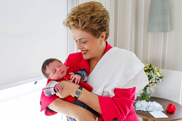 Dilma Rousseff com o neto Guilherme
